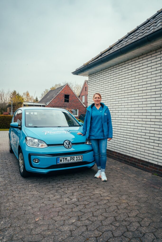 Pflegefachkraft von Pflegedienst Remmers bei der Arbeit